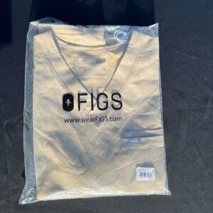 BRAND BEW FIGS SCRUB TOP